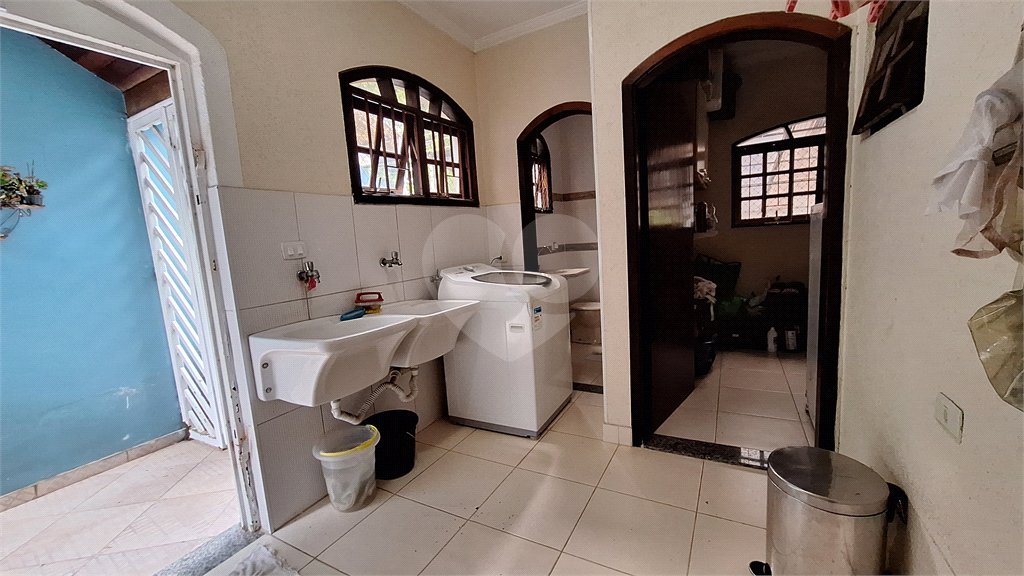 Sobrado à venda com 4 quartos, sendo 1 suíte, em Tremembé, São Paulo, SP