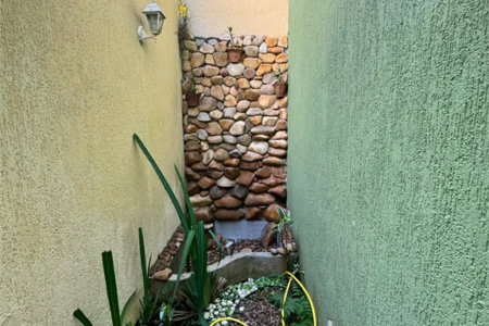 Casa à venda com 3 quartos, sendo 1 suíte, no condomínio Residencial Jardim das Flores 1510, Cotia - SP