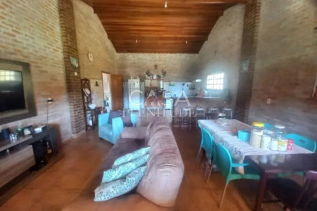 Chácara à venda com 2 suítes em Araçoiaba da Serra, SP