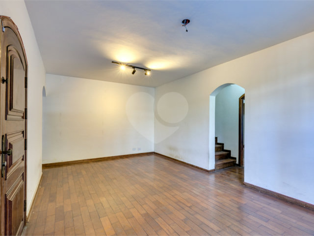 Sobrado à venda com 3 quartos, sendo 1 suíte,  em Alto da Boa Vista, São Paulo, SP