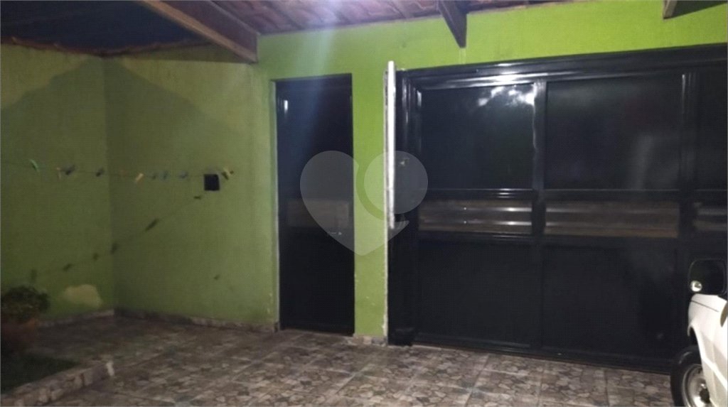 Casa à venda com 5 quartos, sendo 1 suíte,  em Parque do Colégio, Suzano, SP