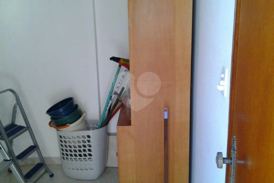 Apartamento à venda com 3 quartos, sendo 2 suítes, em Vila Tupi, Praia Grande, SP