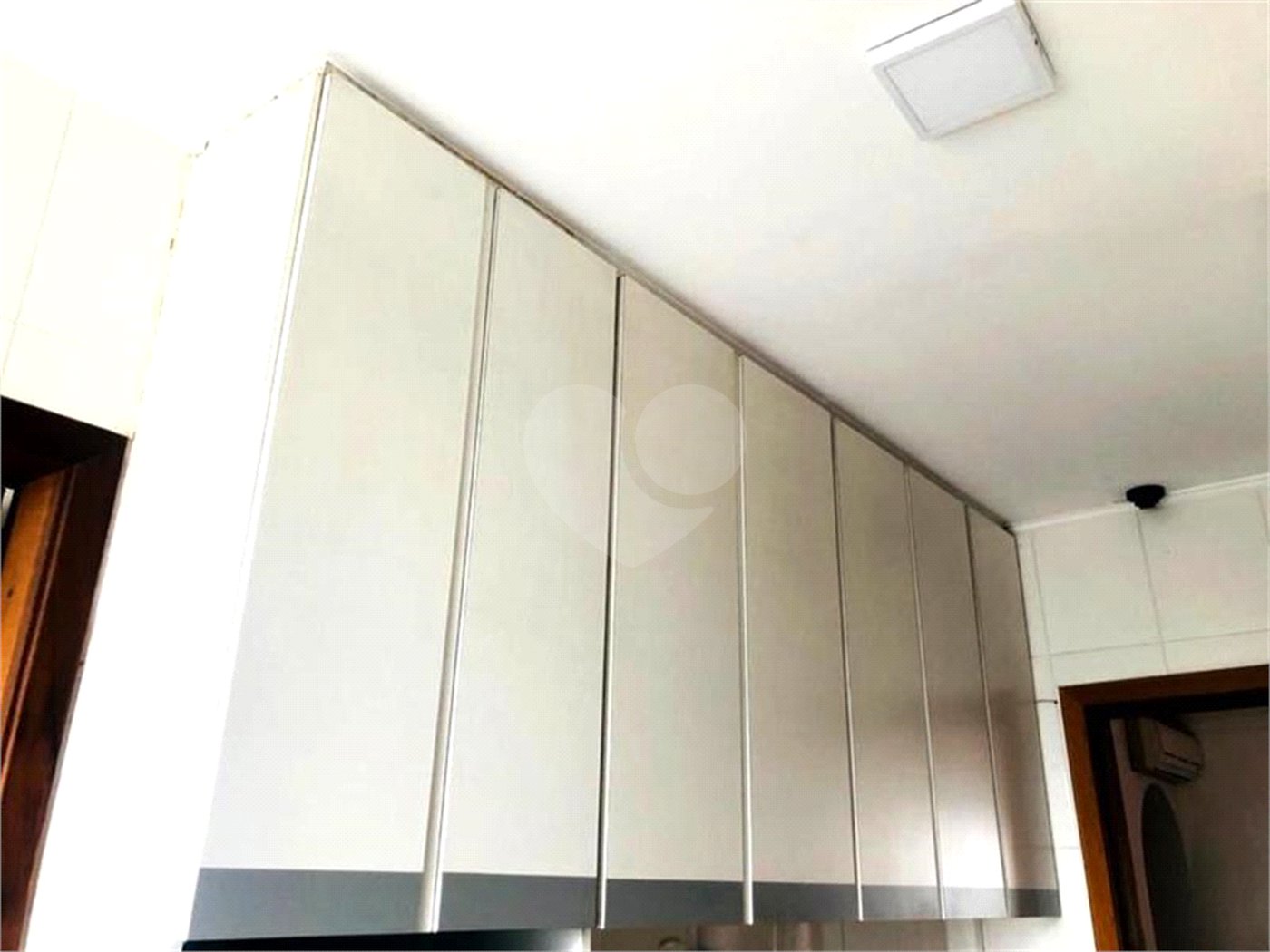 Apartamento para alugar com 3 quartos, sendo 1 suíte, em Jardim América, São Paulo, SP