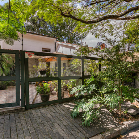 Sobrado à venda com 4 quartos, sendo 2 suítes,  em Vila Madalena, São Paulo, SP