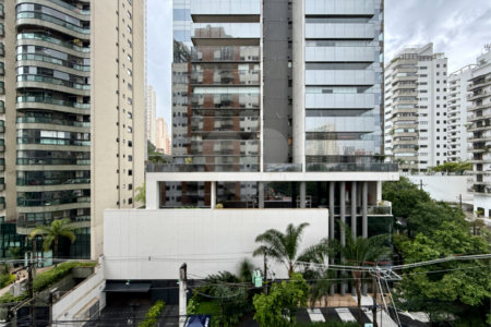 Apartamento à venda com 3 suítes em Campo Belo, São Paulo, SP