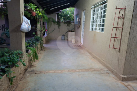 Chácara à venda com 3 quartos, sendo 1 suíte,  em Ribeirãozinho, Alambari, SP