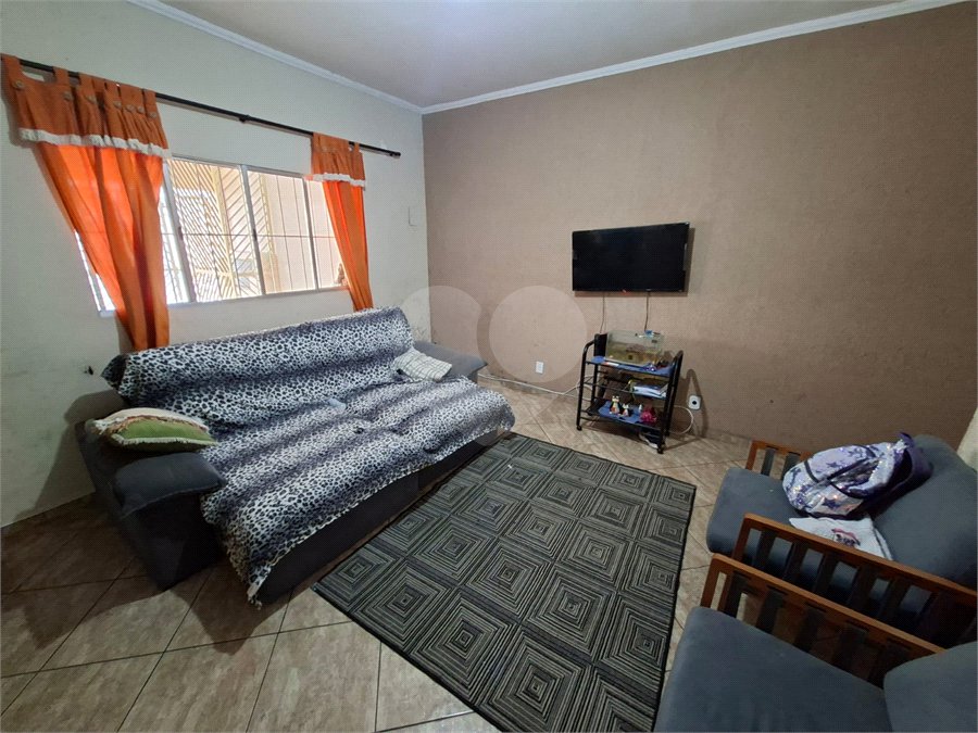 Casa à venda com 4 quartos, sendo 1 suíte,  em Vila Santa Maria, Guarulhos, SP