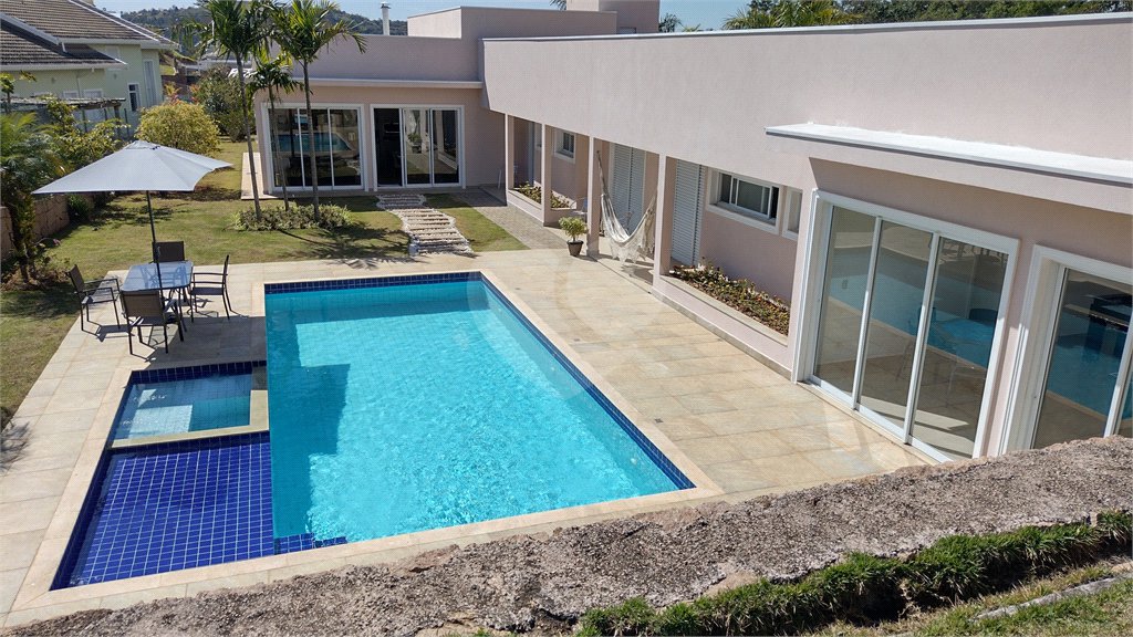 Casa à venda com 4 suítes no condomínio Horizonte Azul II, Itupeva - SP