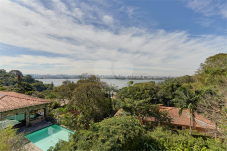 Casa à venda com 3 quartos, sendo 1 suíte, em Guarapiranga, São Paulo, SP