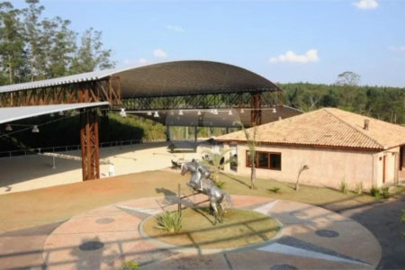 Casa à venda com 4 suítes no condomínio Fazenda Serra Azul, Itupeva - SP