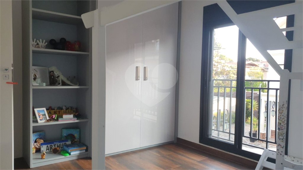 Casa à venda com 4 suítes no condomínio Vila Inglesa, Atibaia - SP
