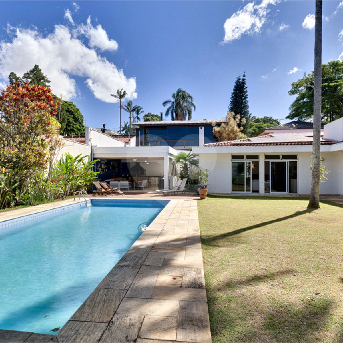 Casa à venda com 4 suítes em Jardim Cordeiro, São Paulo, SP