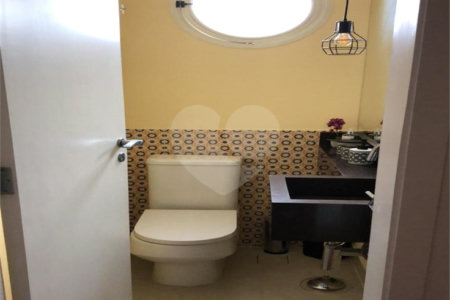 Apartamento à venda com 2 quartos, sendo 1 suíte, em Moema, São Paulo, SP