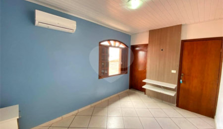 Casa à venda com 4 quartos, sendo 2 suítes,  em Parque Santana, Mogi das Cruzes, SP