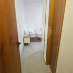 Casa à venda com 3 quartos, sendo 2 suítes, no condomínio Vale Encantado, Rio de Janeiro - RJ