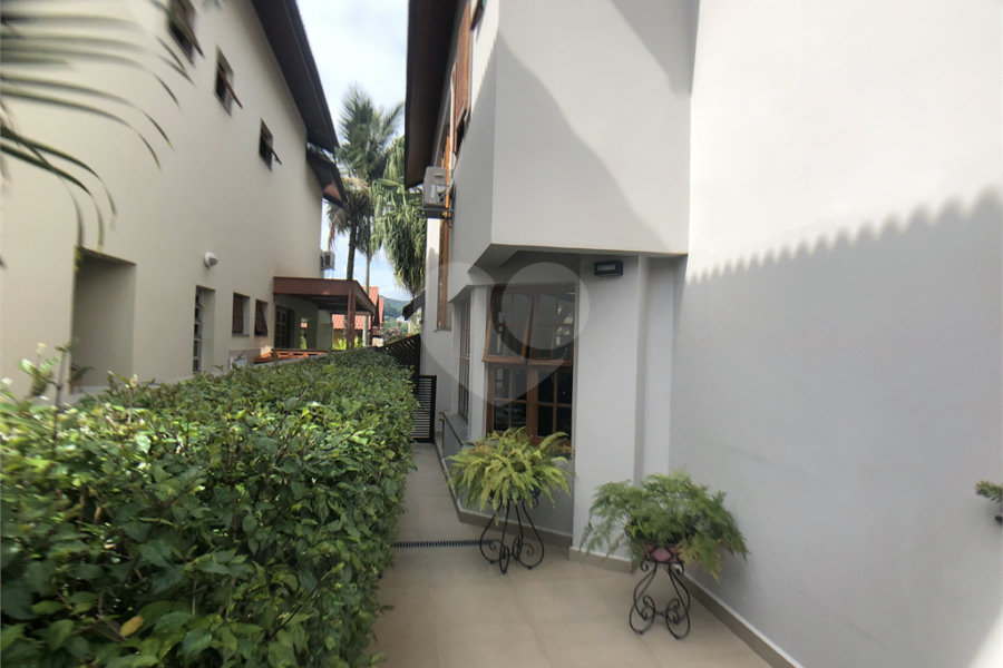 Casa à venda com 4 suítes no condomínio Residencial Floresta, São Paulo - SP
