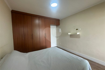 Sobrado à venda com 3 quartos, sendo 1 suíte, em Vila Nivi, São Paulo, SP