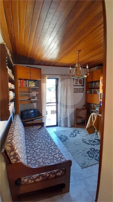 Sobrado à venda com 3 quartos, sendo 1 suíte, em Vila Isabela, Campos do Jordão, SP