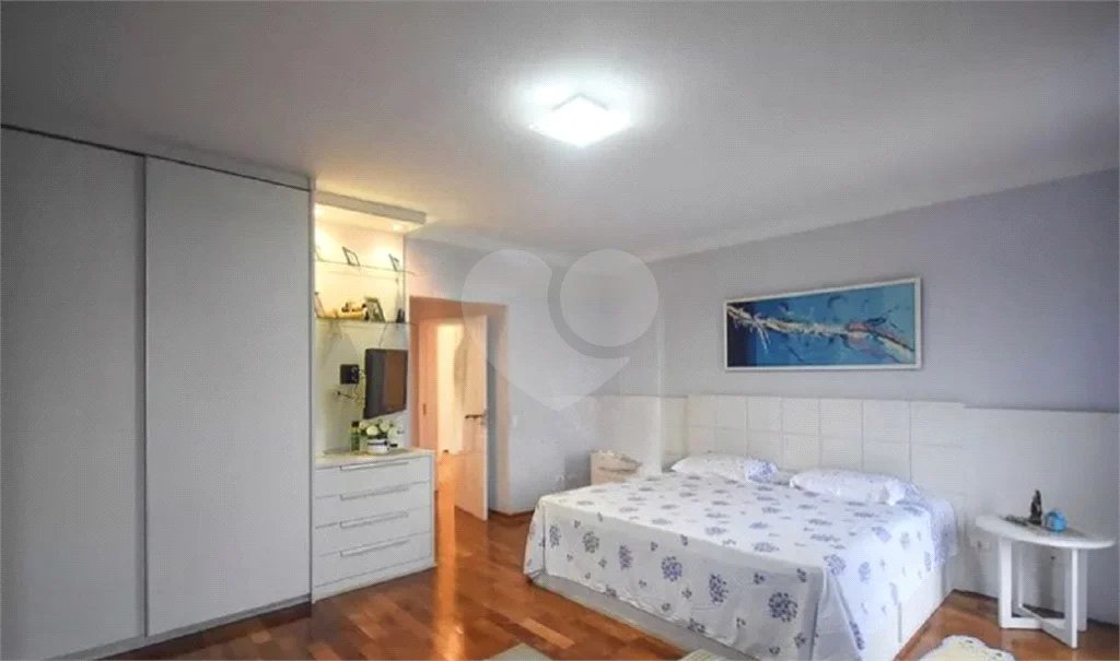 Casa à venda com 5 suítes em Jardim Londrina, São Paulo, SP