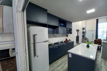 Casa à venda com 2 quartos, sendo 1 suíte, no condomínio Horto Florestal Villagio, Sorocaba - SP