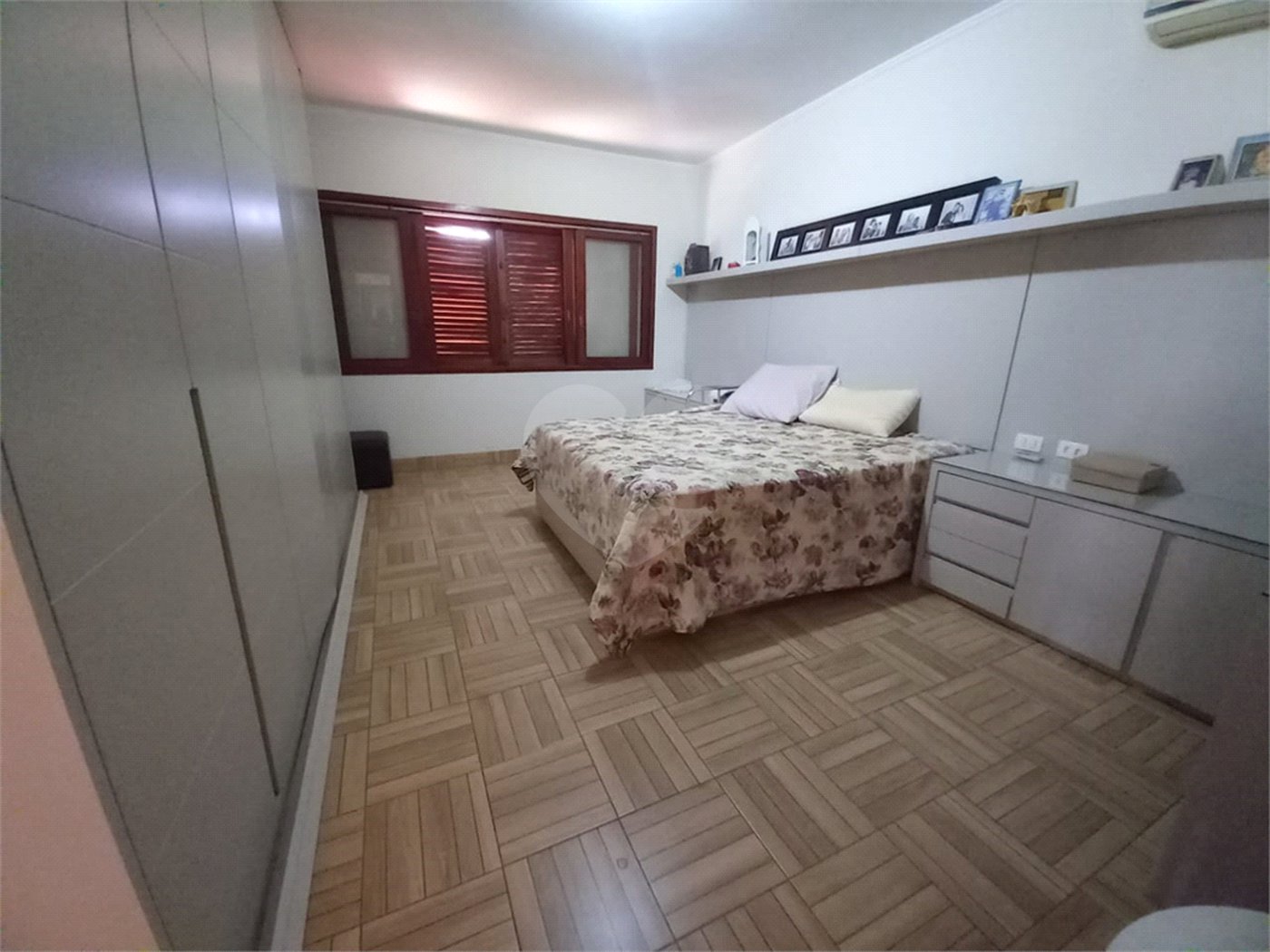 Sobrado à venda com 4 quartos, sendo 2 suítes, em Tremembé, São Paulo, SP