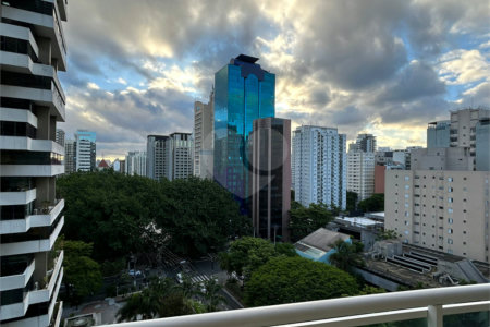 Duplex à venda com 2 quartos em Moema, São Paulo, SP