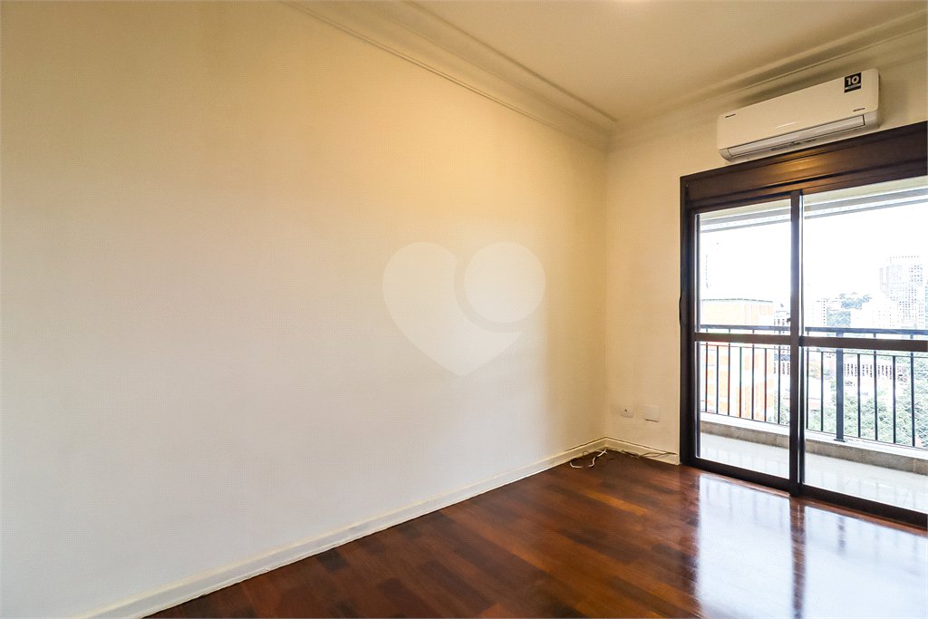 Apartamento à venda com 4 quartos, sendo 3 suítes, em Brooklin Paulista, São Paulo, SP