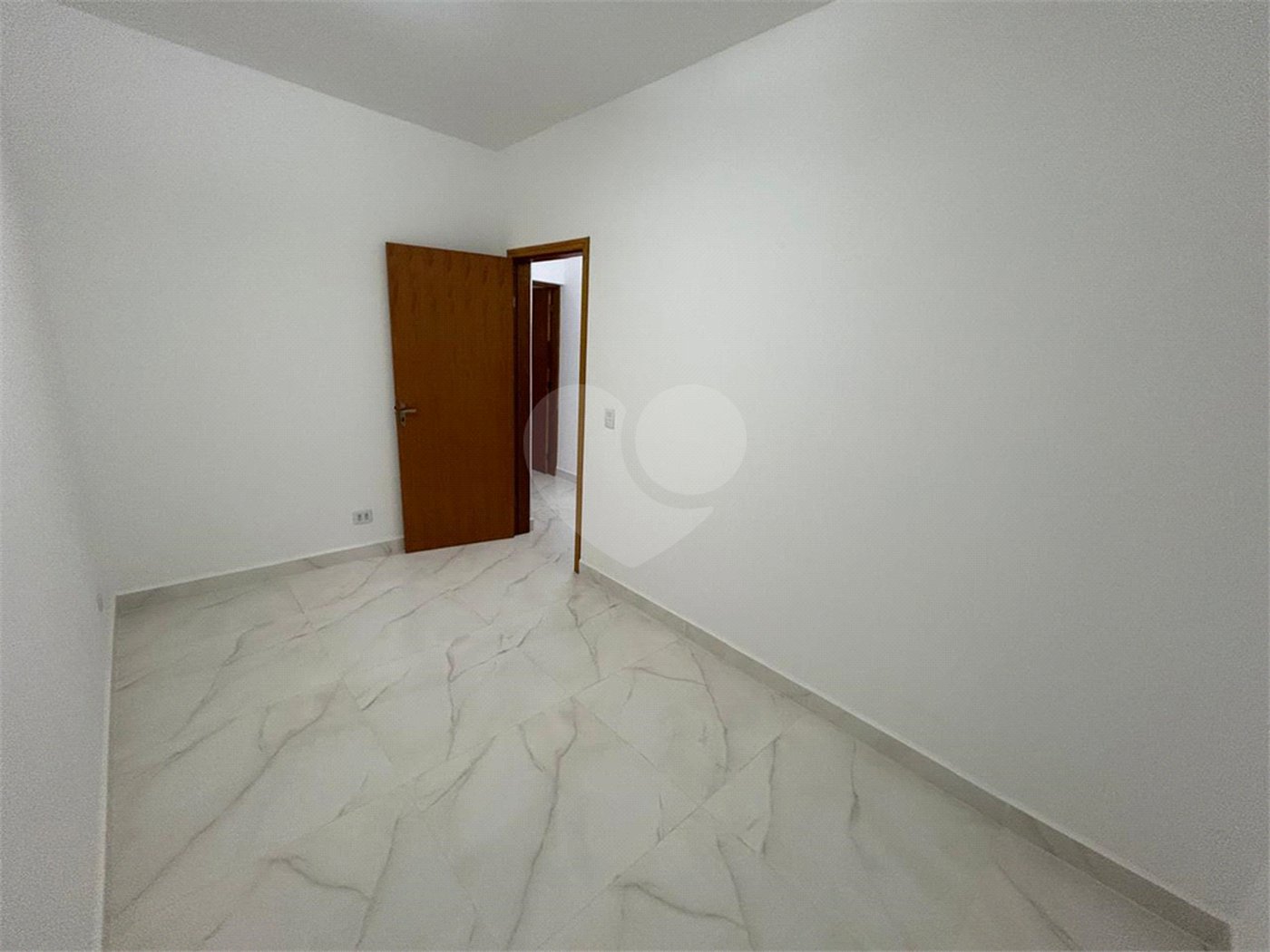 Casa à venda com 2 quartos, sendo 1 suíte,  em Loteamento Parque Santa Cristina, Sorocaba, SP