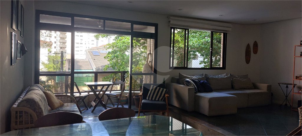 Apartamento à venda com 3 quartos, sendo 1 suíte, em Pitangueiras, Guarujá, SP