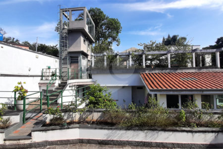 Casa à venda com 4 quartos, sendo 2 suítes, em Jardim Prudência, São Paulo, SP