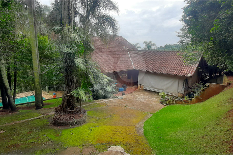Casa à venda com 4 quartos, sendo 2 suítes, no condomínio Associação Reserva das Hortênsias, Mairiporã - SP
