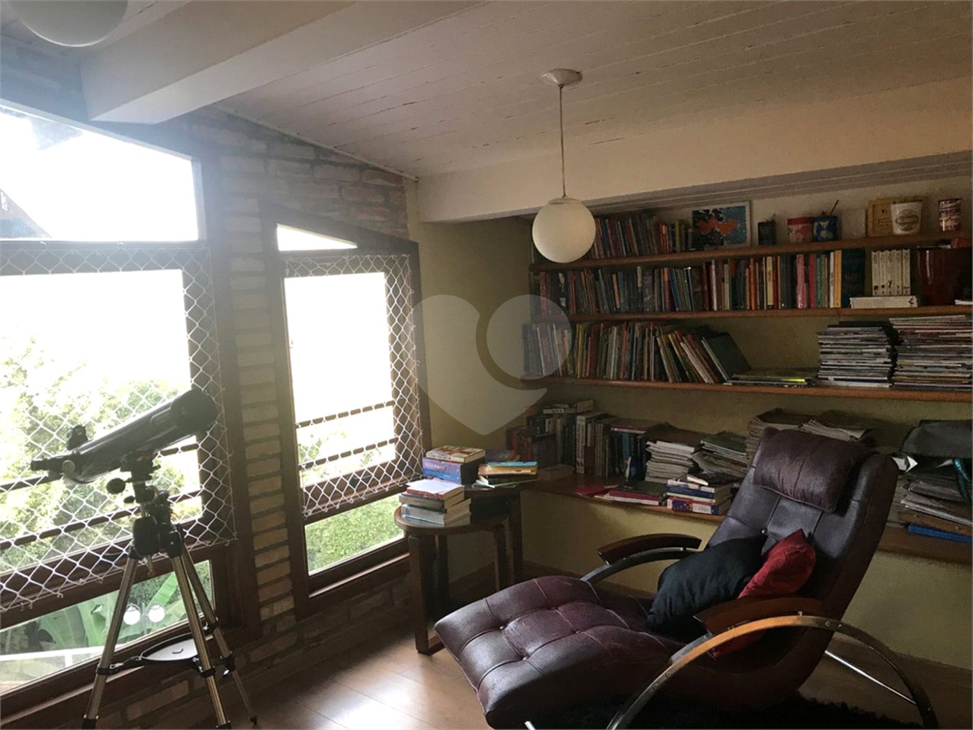 Casa à venda com 4 quartos, sendo 3 suítes, no condomínio Alpes da Cantareira, Mairiporã - SP