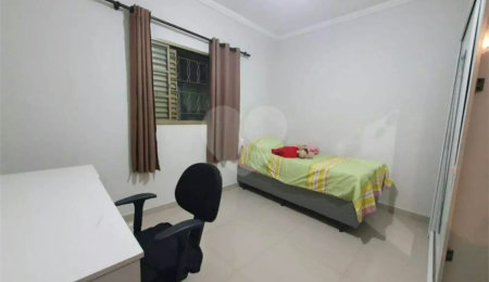 Casa à venda com 3 quartos, sendo 1 suíte, em Jardim Califórnia, Indaiatuba, SP