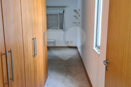 Casa à venda com 6 quartos, sendo 4 suítes, no condomínio Jardim Paulista I, Vinhedo - SP