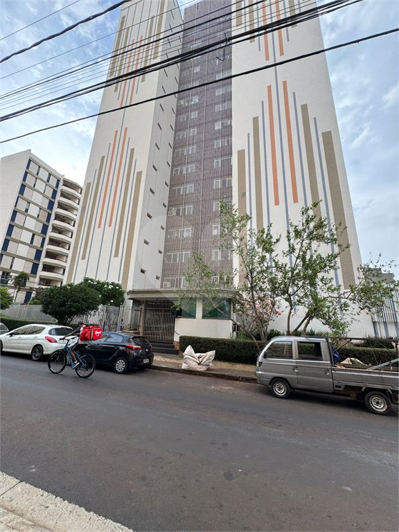 Casa à venda com 3 quartos, sendo 1 suíte,  no condomínio Edifício Crescencia Carolo Balbo, Ribeirão Preto - SP