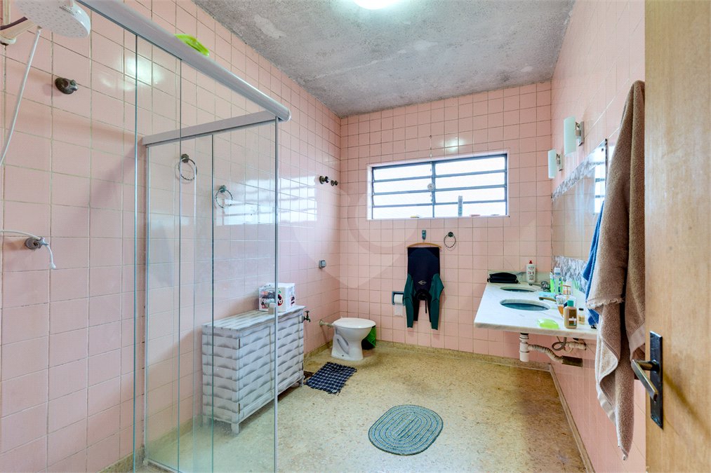 Casa à venda com 5 quartos, sendo 2 suítes, em Alto da Boa Vista, São Paulo, SP