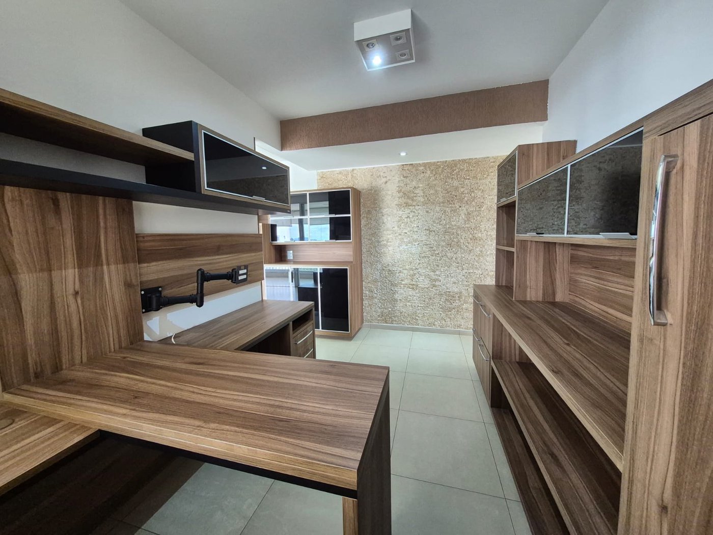 Apartamento à venda ou para alugar, 110m² com 2 quartos, sendo 1 suíte, escritório e  vagas Condomínio Paulistano, São Paulo - SP