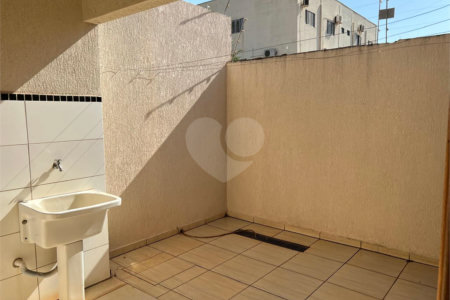 Casa à venda com 3 quartos, sendo 1 suíte, em Ipê, Três Lagoas, MS