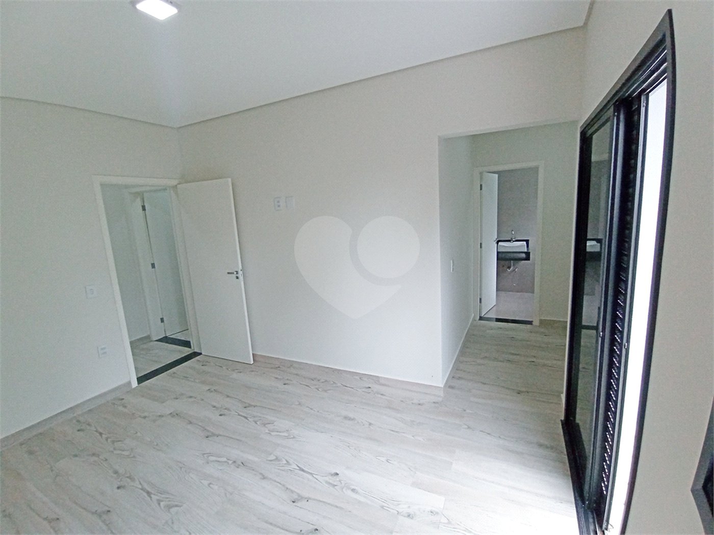 Casa à venda com 3 suítes no condomínio Reserva dos Jatobás, Louveira - SP