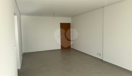 Apartamento à venda com 3 quartos, sendo 1 suíte,  em Centreville, São Carlos, SP