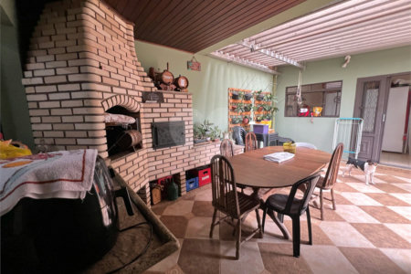 Casa a venda com 5 quartos em São Carlos