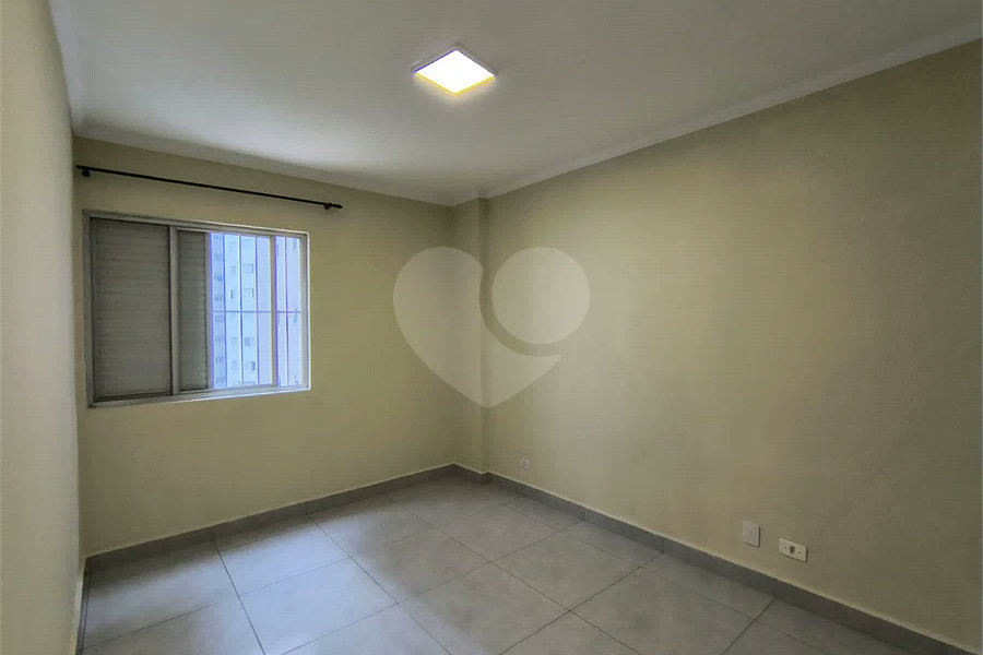 Apartamento com 2 Dormitórios , amplo com 77 metros e com vaga de garagem fixa