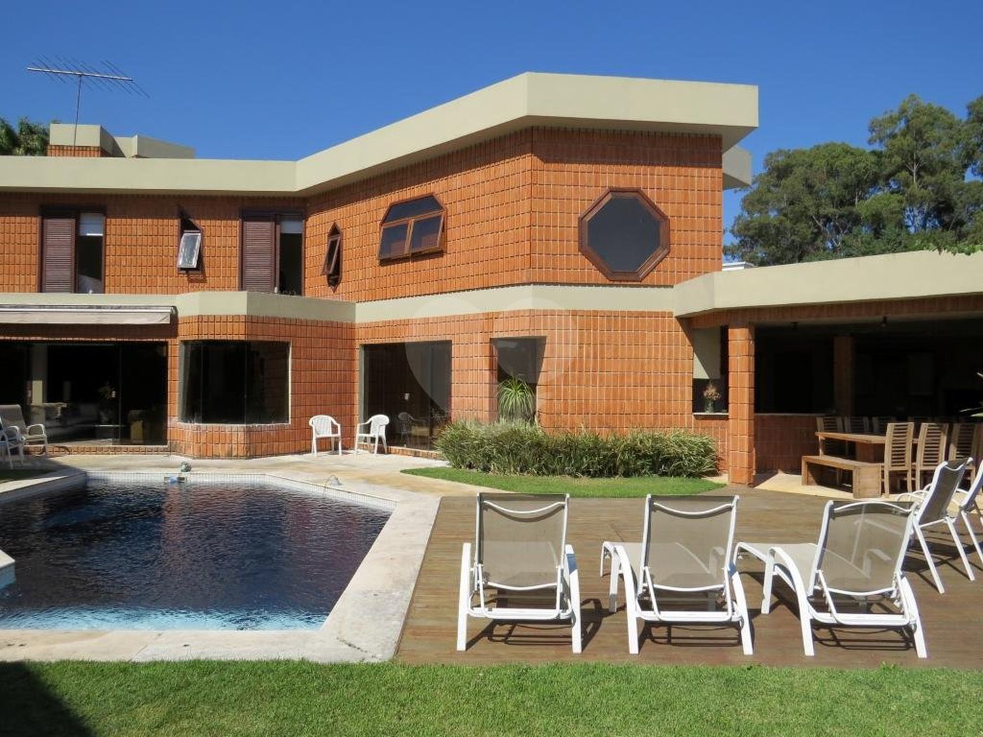 Casa de Vila à venda com 5 quartos, sendo 3 suítes, em Morumbi, São Paulo, SP