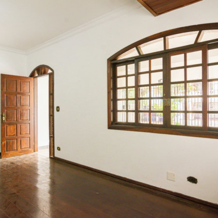 Sobrado à venda 187m² com 5 quartos, sendo 2 suítes, em Conjunto Residencial Butantã próximo à USP