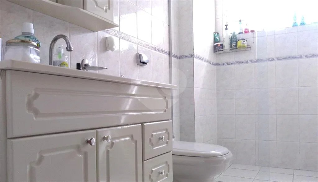 Apartamento com três dormitórios no Bom Retiro.