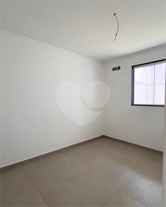 Casa duplex com 4 quartos, piscina e área gourmet, em condomínio com lazer completo e localização estratégica ao lado do Park Shopping.