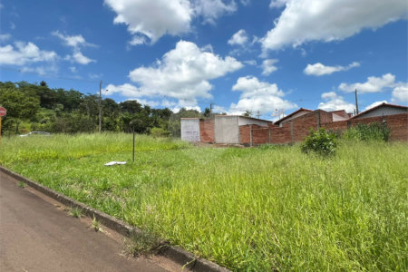 Terreno à Venda no Residencial Bosque dos Tamanduás – Descalvado/SP