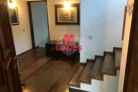 Excelente Casa a Venda no Bairro Jardim Esplanada, 3 dormitórios, sendo 2 suites São José do Campos