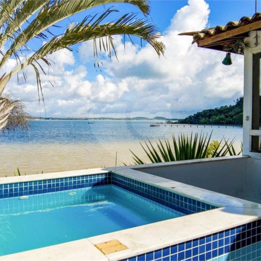 Resort à venda em Manguinhos, Armação dos Búzios em Frente mar!