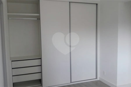 Condomínio Biografia Apartamento com 69m2 com 2 dormitórios e 1 vaga.Aceita Permuta